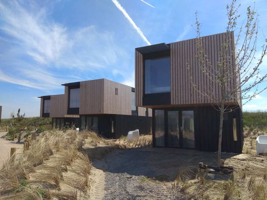 Qurios Zandvoort di 2by4-architects | Alberghi
