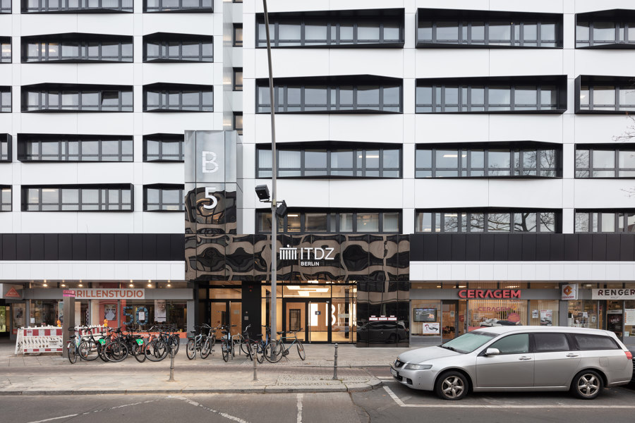Blissestrasse 5, Berlin de Tchoban Voss architects | Edificio de Oficinas