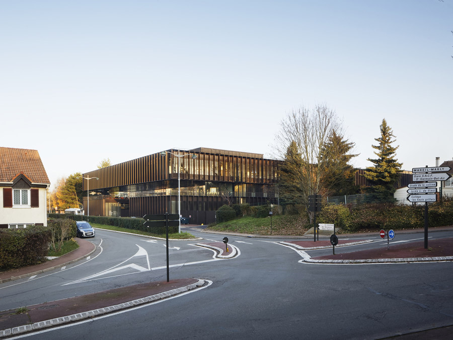 Léonard de Vinci Technical College de TANK Architectes + COSA | Universidades