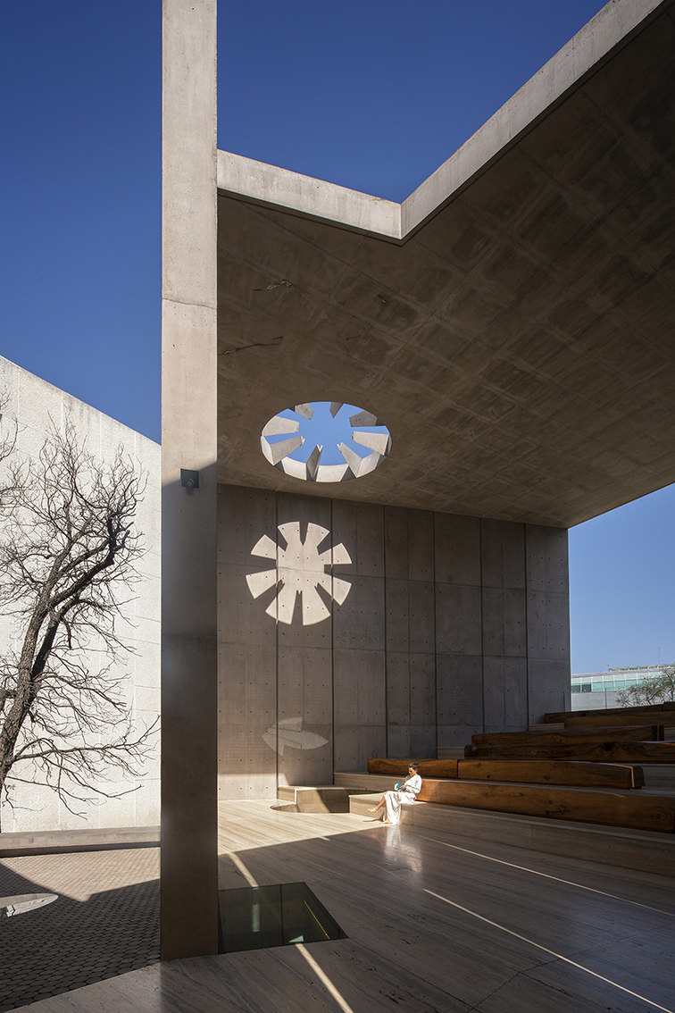 Reflection Space TEC von Taller de Arquitectura X / Alberto Kalach | Universitäten