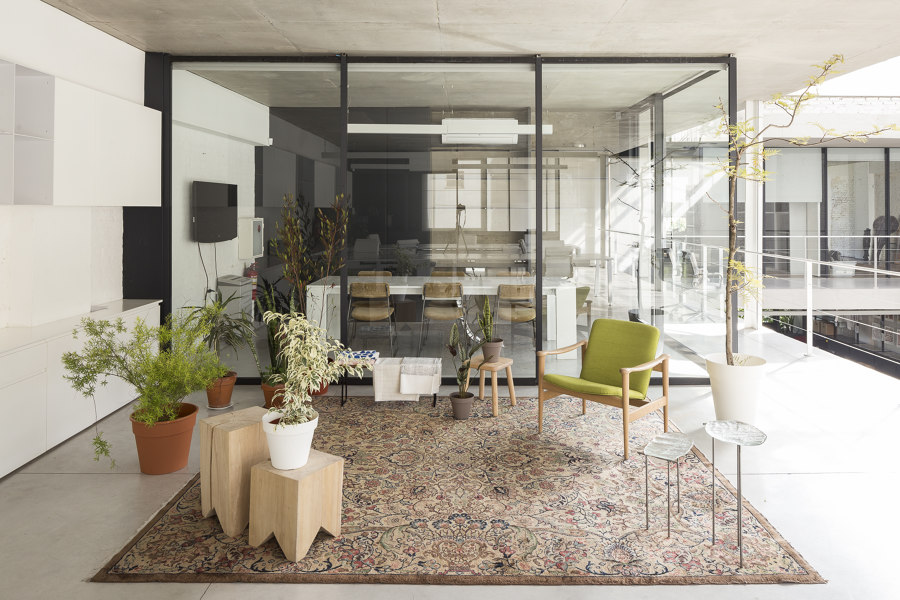 Soler Textiles Office by Ana Smud | Office facilities