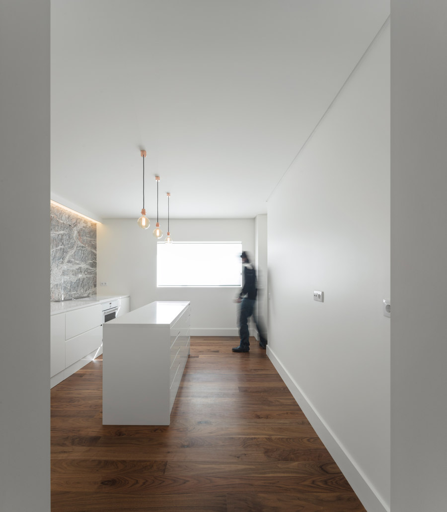 Monte Estoril Apartment de João Tiago Aguiar Arquitectos | Espacios habitables