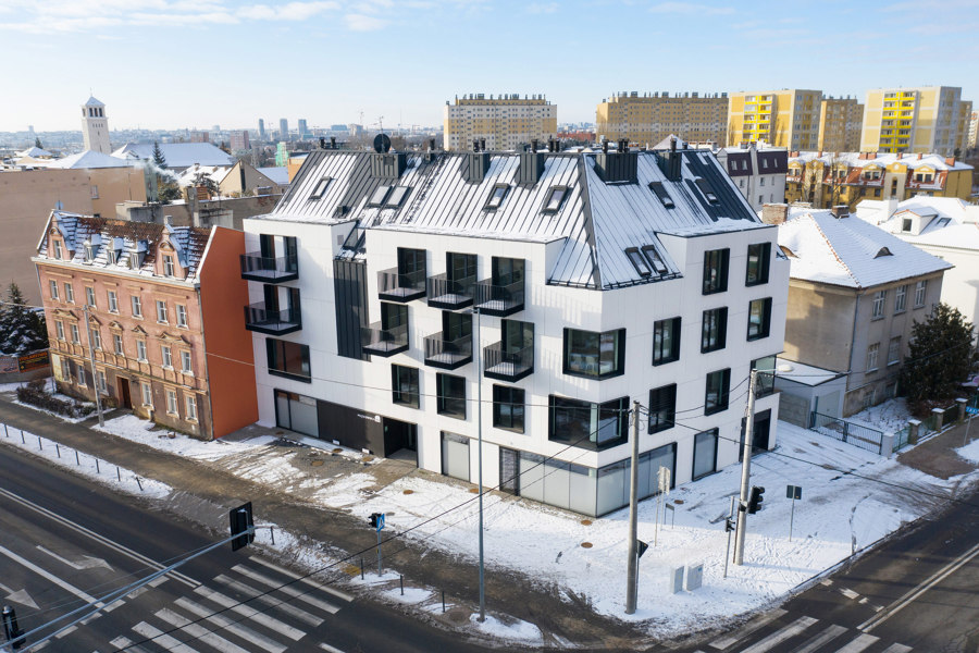 Piątkowska 133 di Easst architects | Edifici per uffici