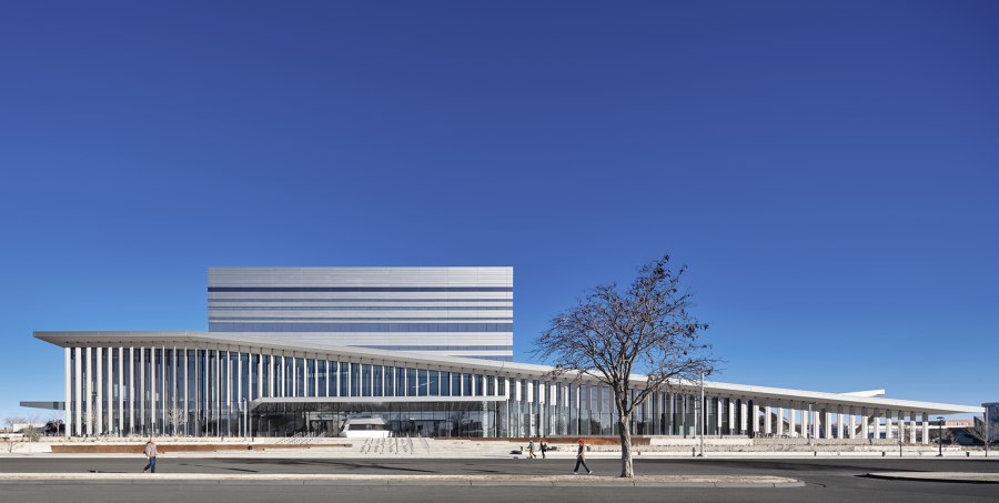 Buddy Holly Hall of Performing Arts and Sciences de Diamond Schmitt Architects | Halles de sport