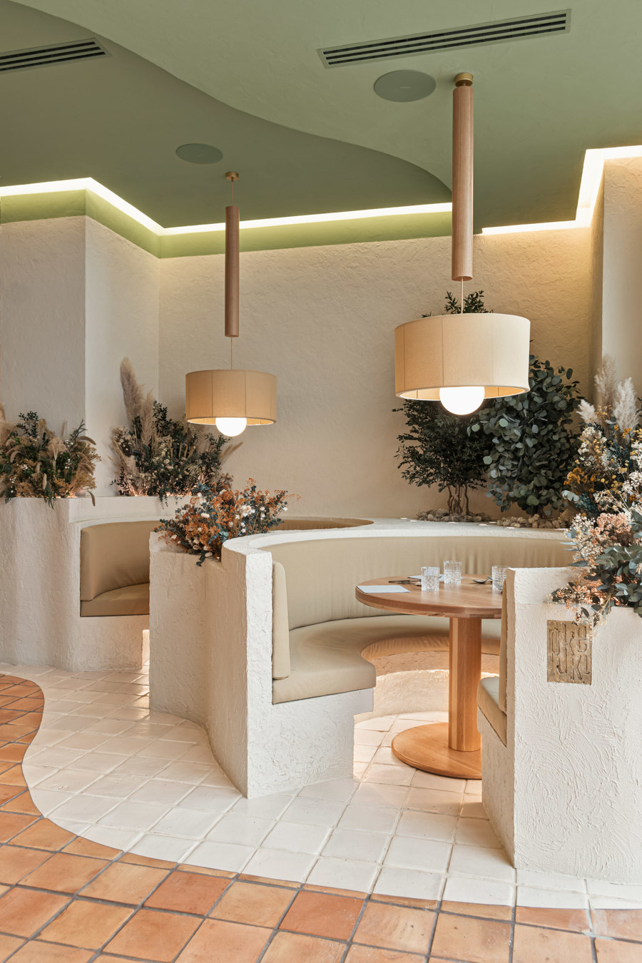 Pukkel Huesca by Masquespacio | Restaurant interiors