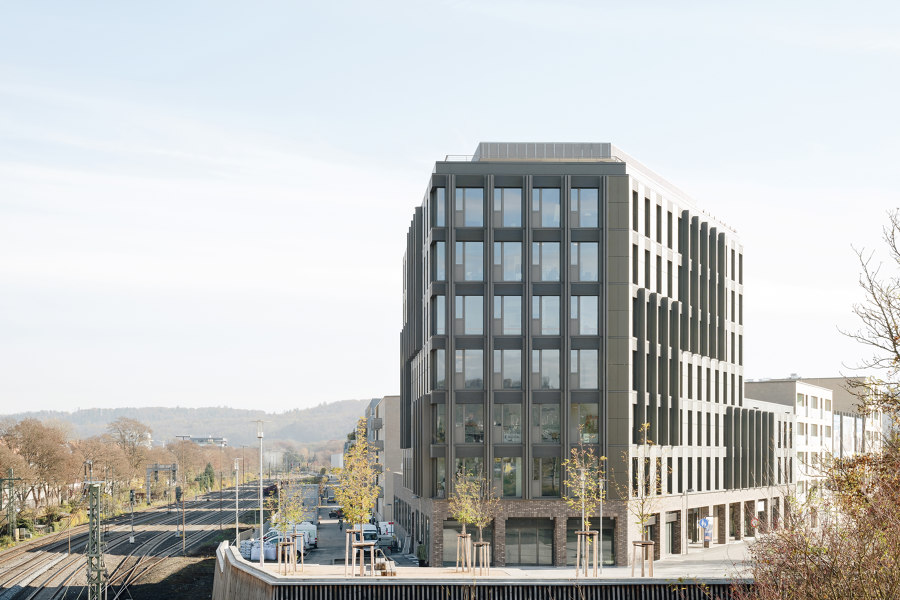 Westspitze – Office and commercial building de a+r Architekten | Immeubles de bureaux
