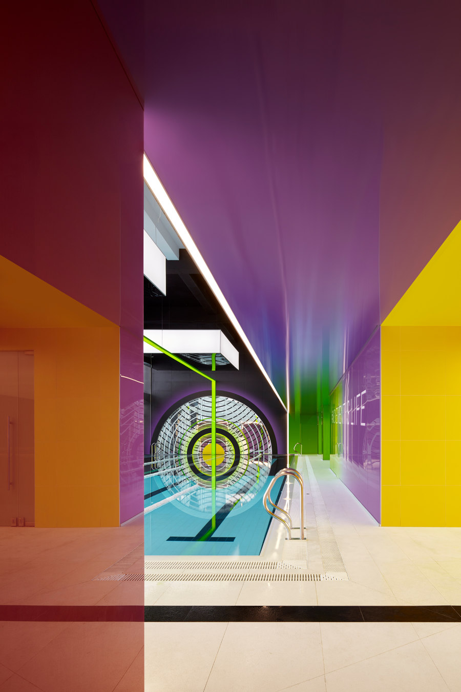 Sports Club X-FIT // Transformation miracles by VOX Architects | Spa facilities