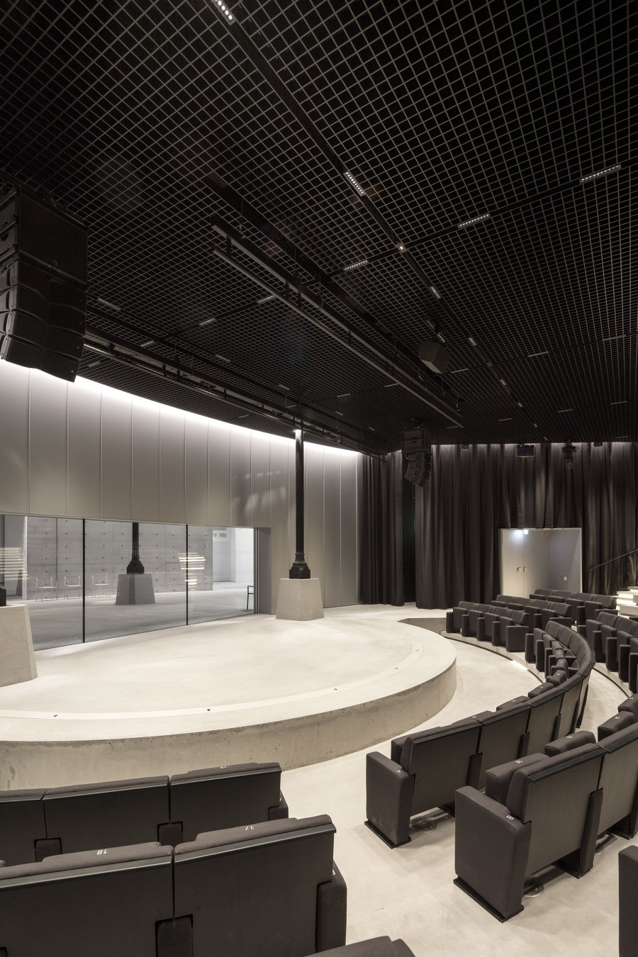 La Bourse de Commerce di Tadao Ando Architect & Associates + NeM Architectes + Pierre-Antoine Gatier | Edifici amministrativi