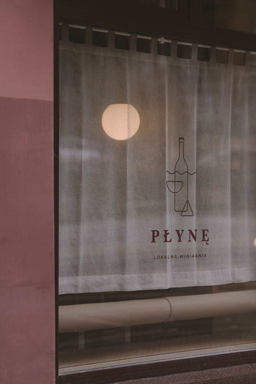 Plyne Wine Bar de wiercinski-studio | Diseño de bares