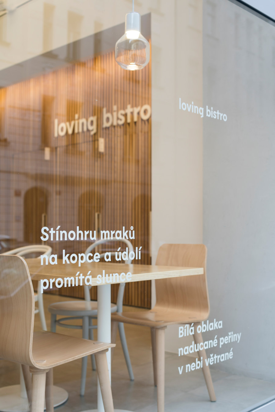 Loving Bistro Letná de Esté architekti | Intérieurs de café