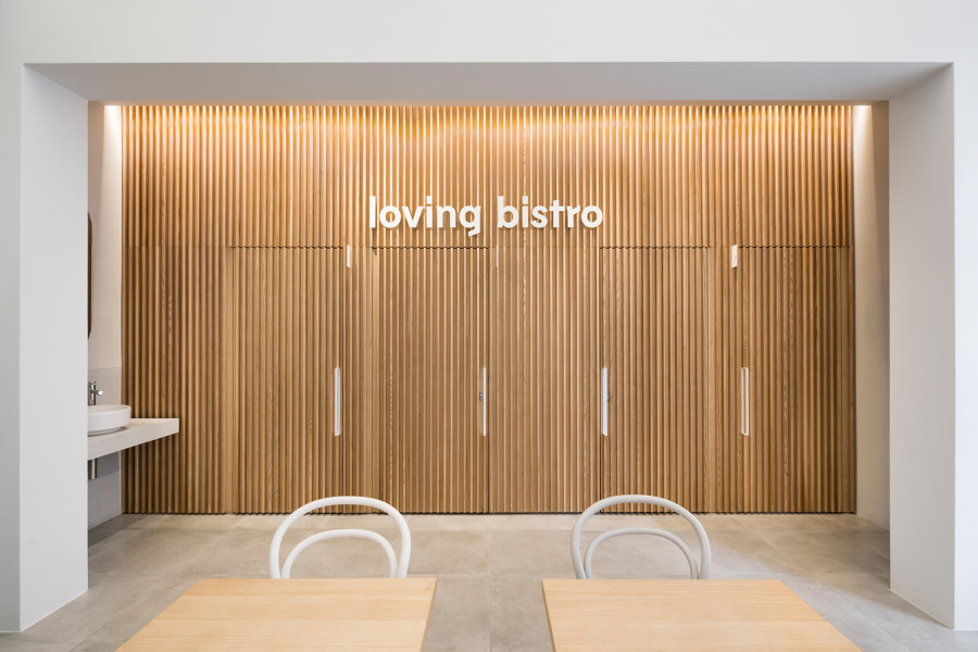 Loving Bistro Letná di Esté architekti | Caffetterie - Interni