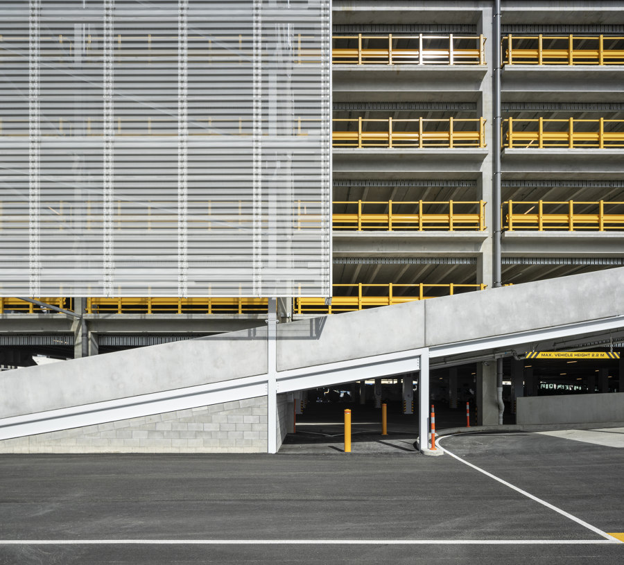 POAL Car Handling Facility di Plus Architecture | Costruzioni infrastrutturali