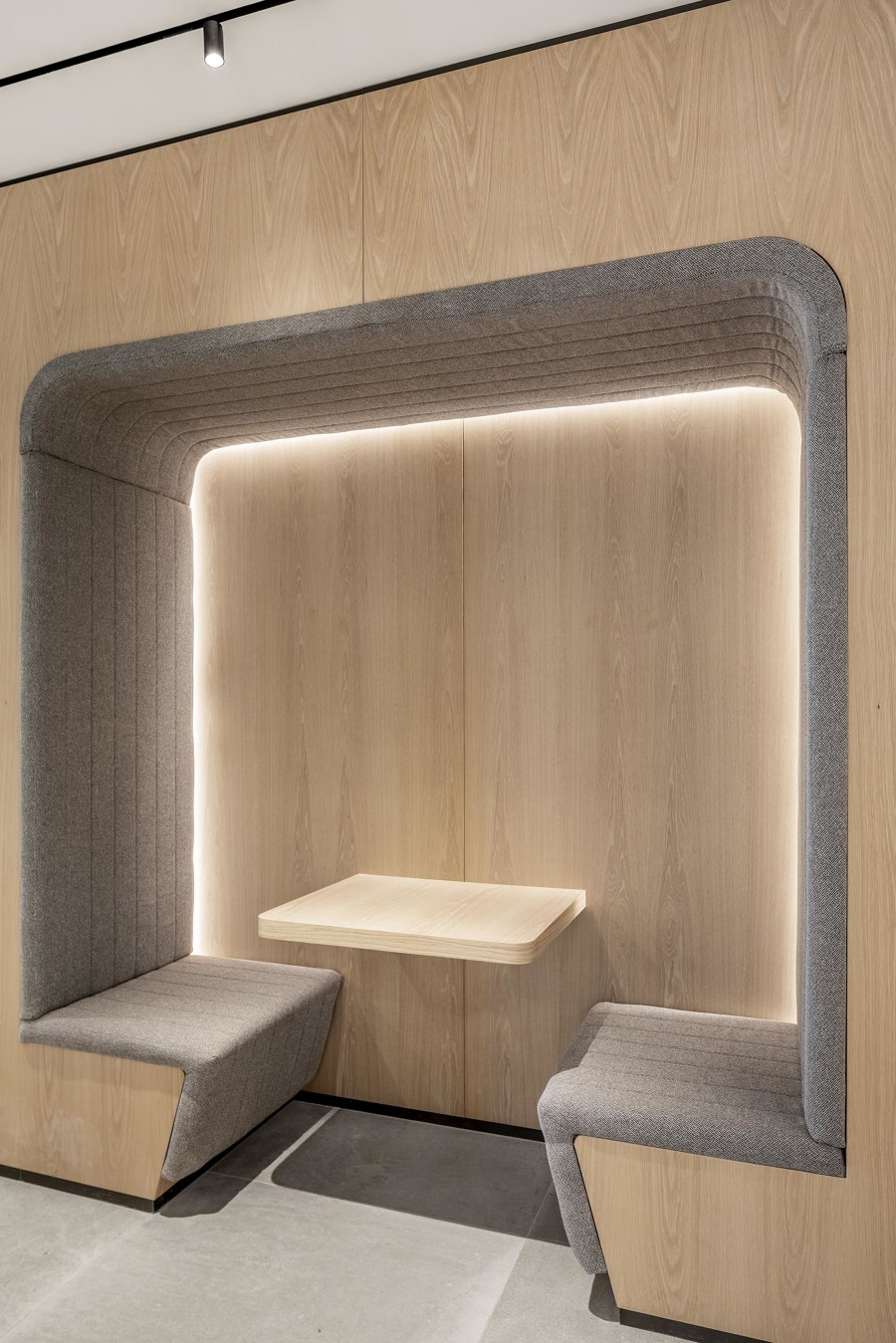 S. Friedman by Shirli Zamir Design Studio | Office facilities