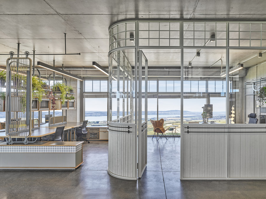 Antik Dantel HQ by Zemberek Design | Office facilities