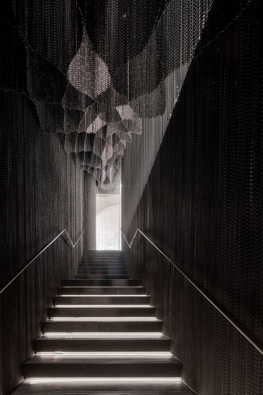 New Interior for Casa Batlló Stairs & Atrium von Kengo Kuma | Installationen