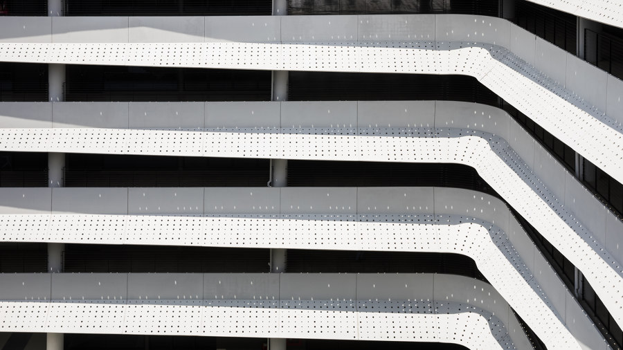 Concrete Waves de G8A Architecture & Urban Planning | Edificio de Oficinas