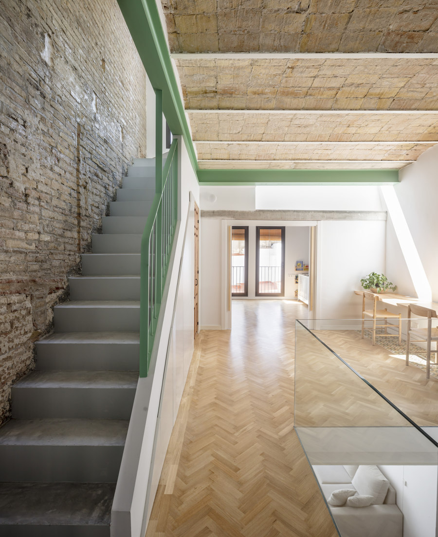 Casernes House by Cavaa Arquitectes | Living space
