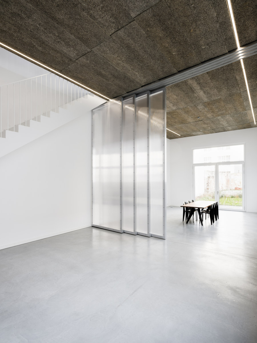BAM Office by Gonzalez Haase Architects | Office facilities