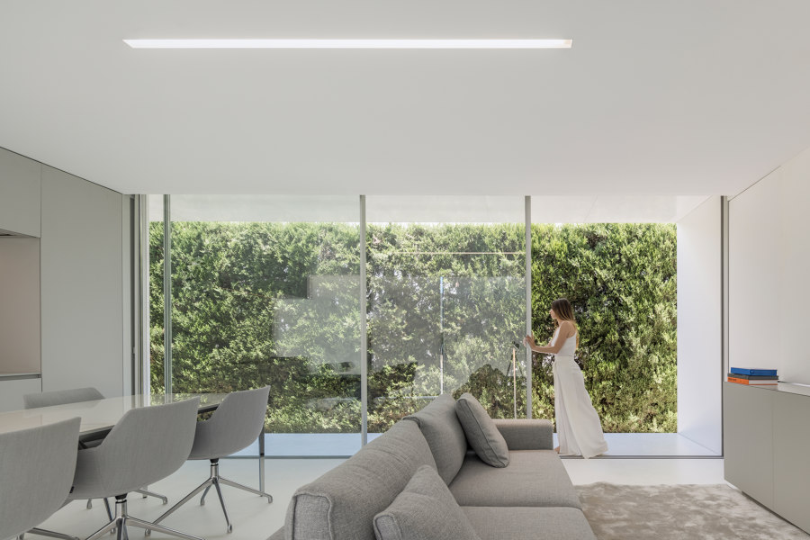 NIU N70 بواسطة Fran Silvestre Arquitectos |  منازل منفصلة