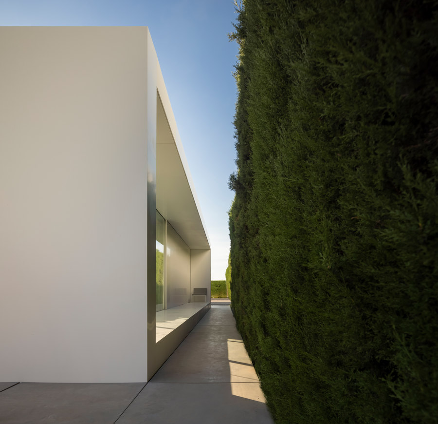 NIU N70 by Fran Silvestre Arquitectos | Detached houses