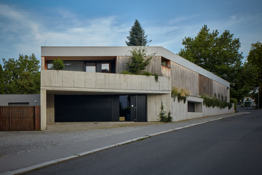 Internal Landscape Villa di Atelier Štepán | Case unifamiliari