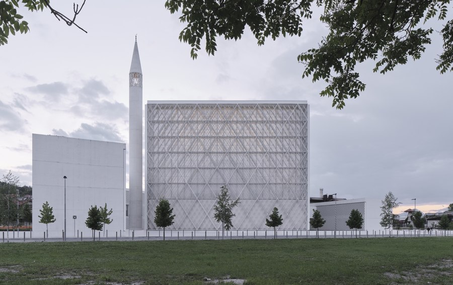 Islamic Religious and Cultural Center in Ljubljana de Bevk Perović Arhitekti | Édifices sacraux / Centres communautaires