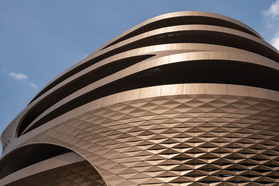 Infinitus Plaza de Zaha Hadid Architects | Edificio de Oficinas