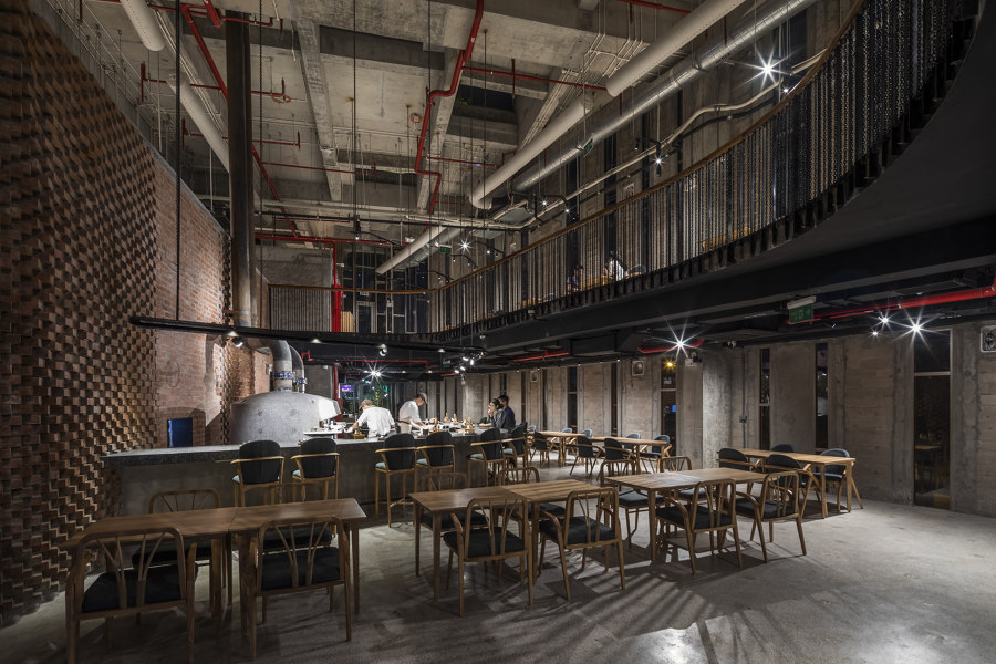 Pizza 4P's Hai Phong de Takashi Niwa Architects | Intérieurs de restaurant