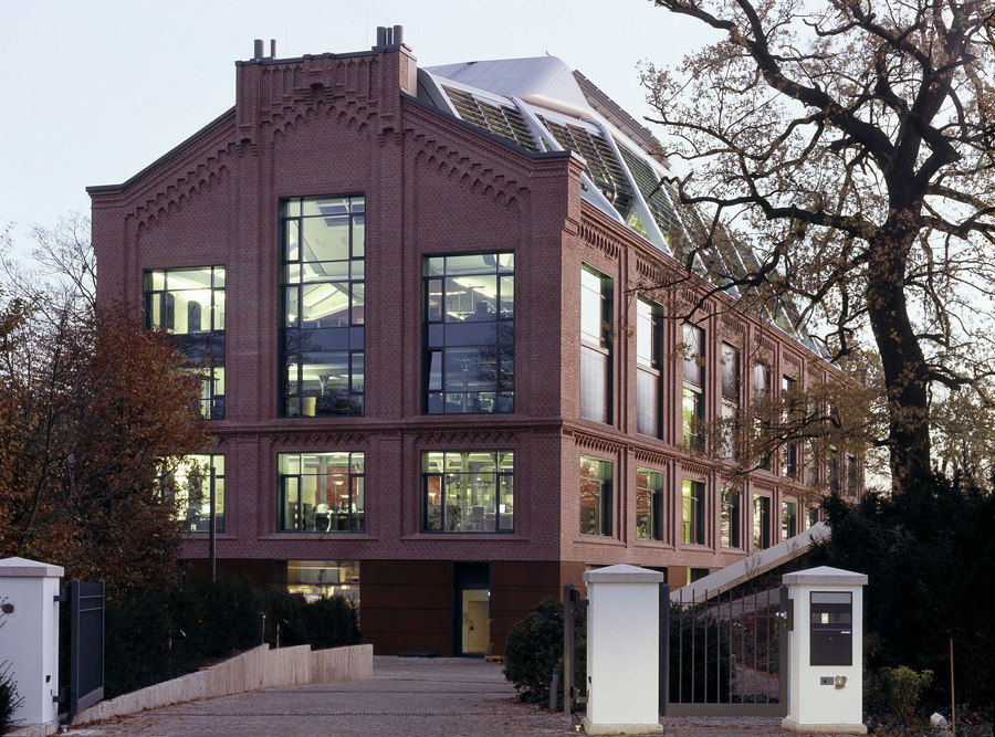 Elbschlosspark de Hadi Teherani | Edificio de Oficinas