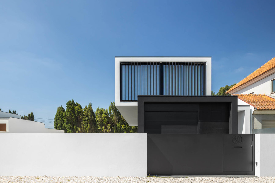 Diagonal House by FRARI | Detached houses
