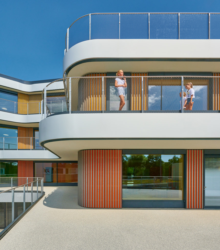 Gotthard-Müller School by Behnisch Architekten | Schools
