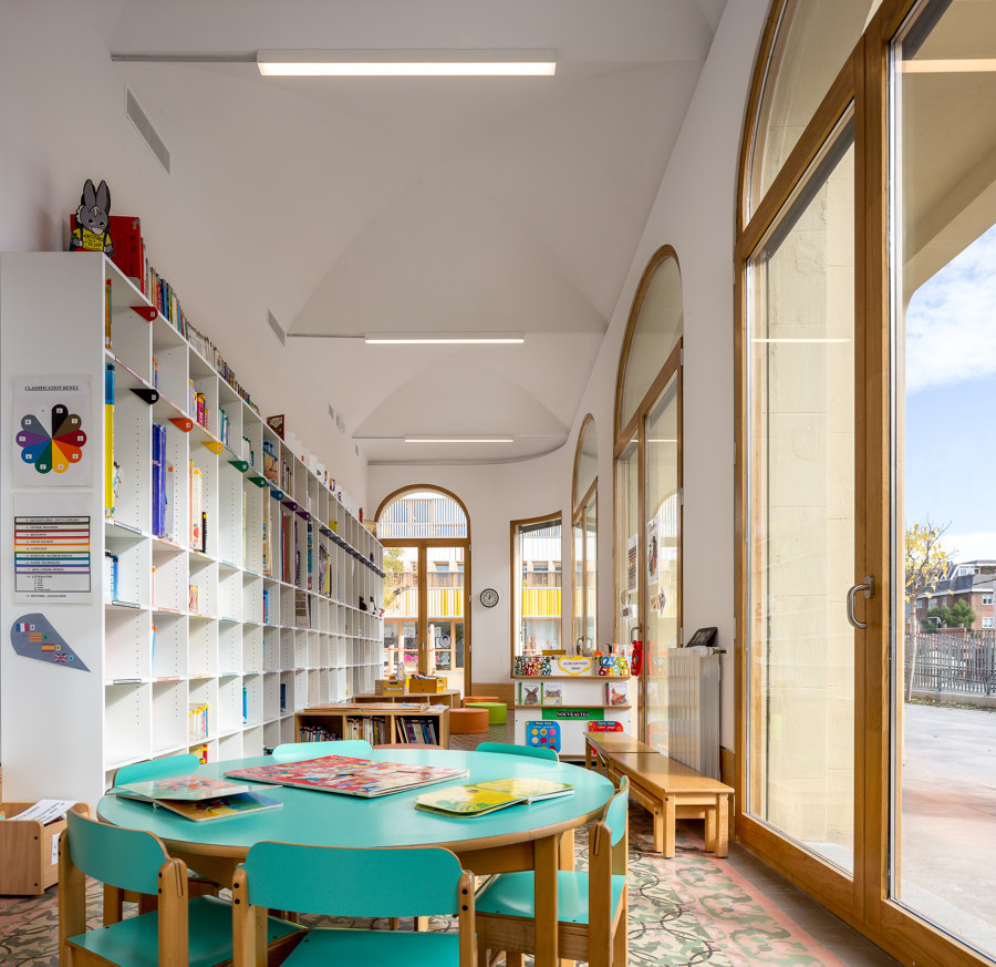 Lycée Français Maternelle in Barcelona de b720 Fermín Vázquez Arquitectos | Écoles