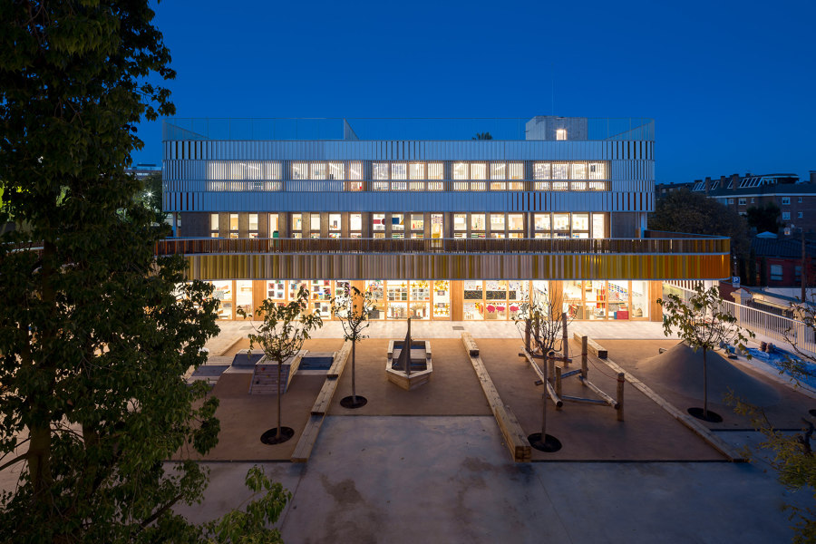Lycée Français Maternelle in Barcelona de b720 Fermín Vázquez Arquitectos | Écoles