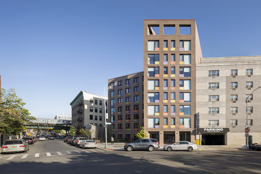 The Jennings Supportive Housing von Alexander Gorlin Architects | Mehrfamilienhäuser