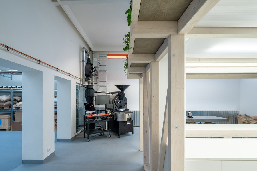 GROUNDS Coffee von KOGAA Studio | Café-Interieurs