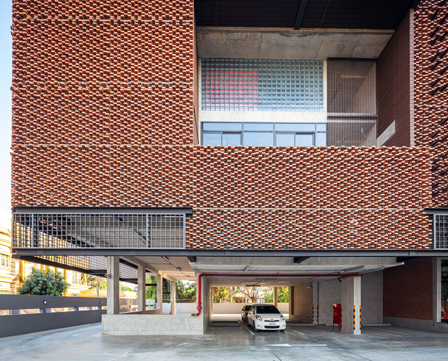 MTL Office de JUNSEKINO Architect + Design | Edificio de Oficinas