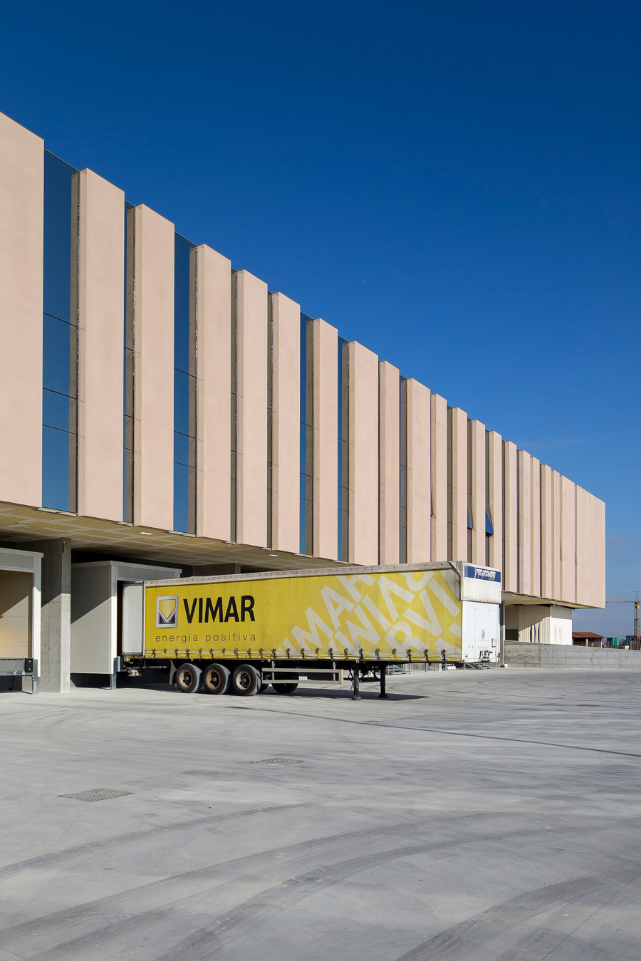 New Vimar Logistic Pole de Atelier(s) Alfonso Femia | Immeubles de bureaux