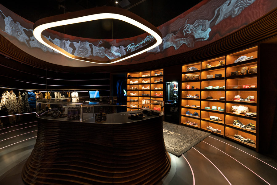 Presentedby X Doha Design District de External Reference | Intérieurs de magasin