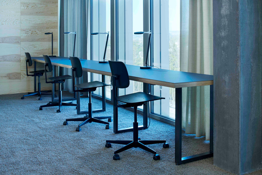 Customized Furniture für die SBB Bern von Vifian Möbelwerkstätte AG | Herstellerreferenzen