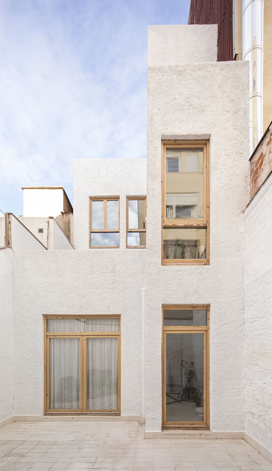 Alba House de m-i-r-a architecture | Pièces d'habitation