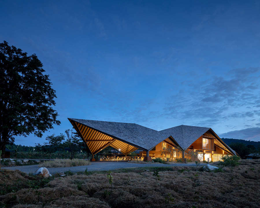 PANNAR Sufficiency Economic & Agriculture Learning Center by Vin Varavarn Architects | Schools