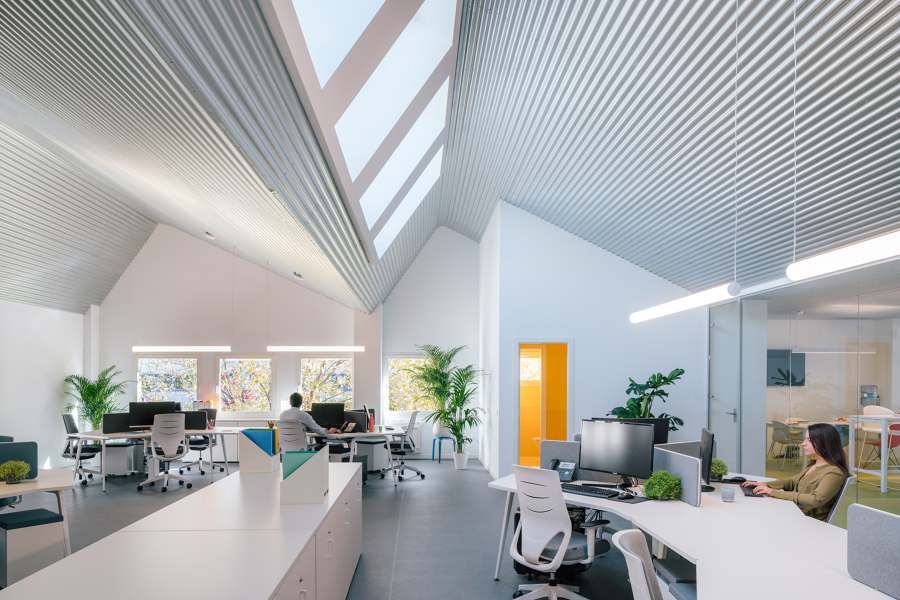 COMBINING LIFE AND WORK An Office Building in Móstoles, Spain Title: Sideral |  | VELUX Group