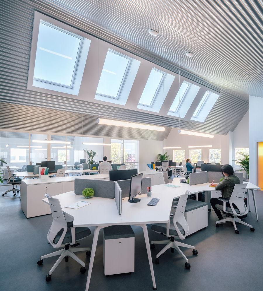COMBINING LIFE AND WORK An Office Building in Móstoles, Spain Title: Sideral |  | VELUX Group