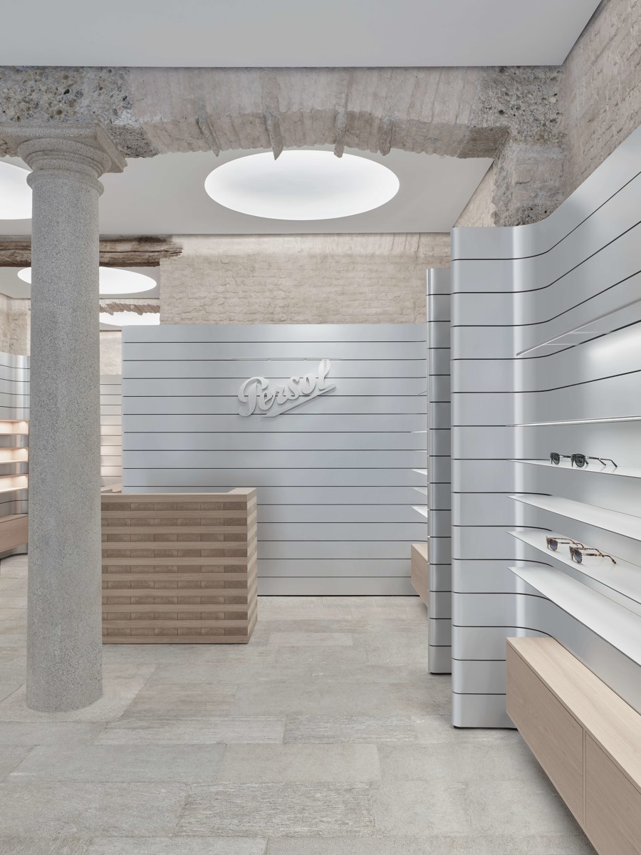 Persol von David Chipperfield Architects | Shop-Interieurs