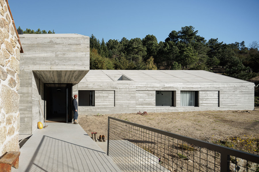 Casa NaMora by Filipe Pina Arquitectura | Detached houses