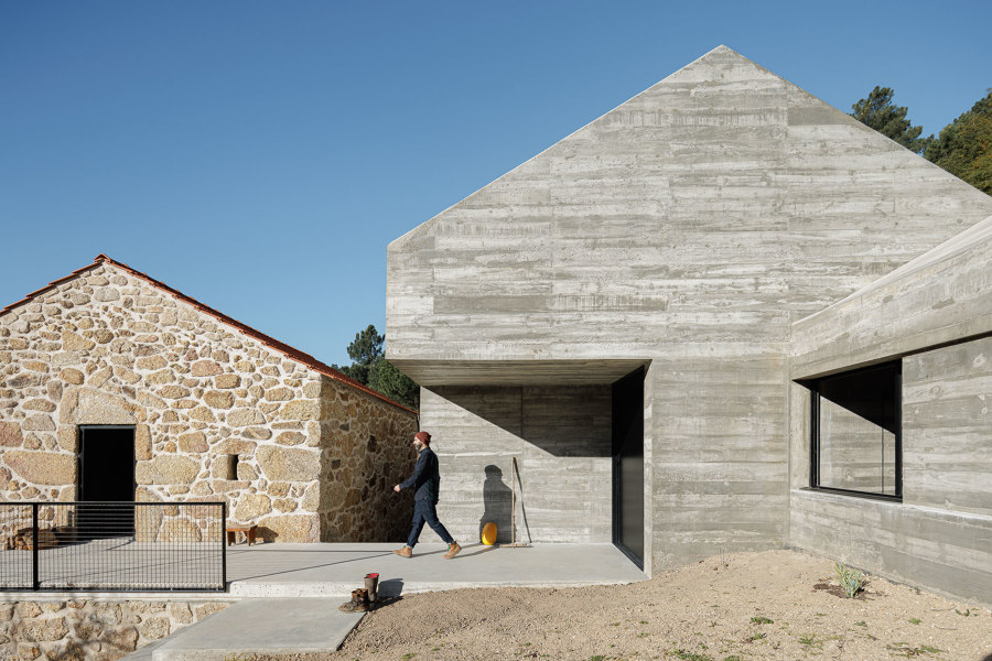 Casa NaMora by Filipe Pina Arquitectura | Detached houses