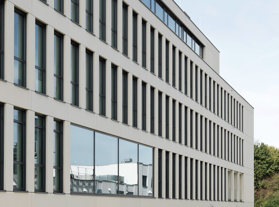 Office Building | Manufacturer references | Rieder