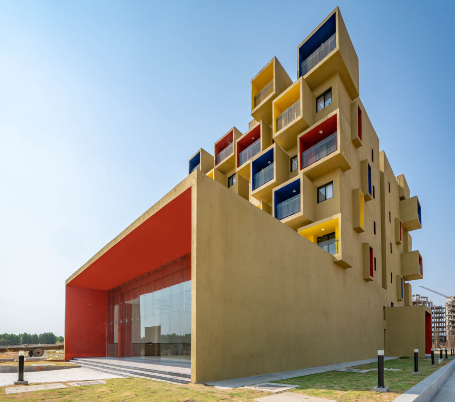 STUDIOS 90 Residential Building by Sanjay Puri Architects | Apartment blocks