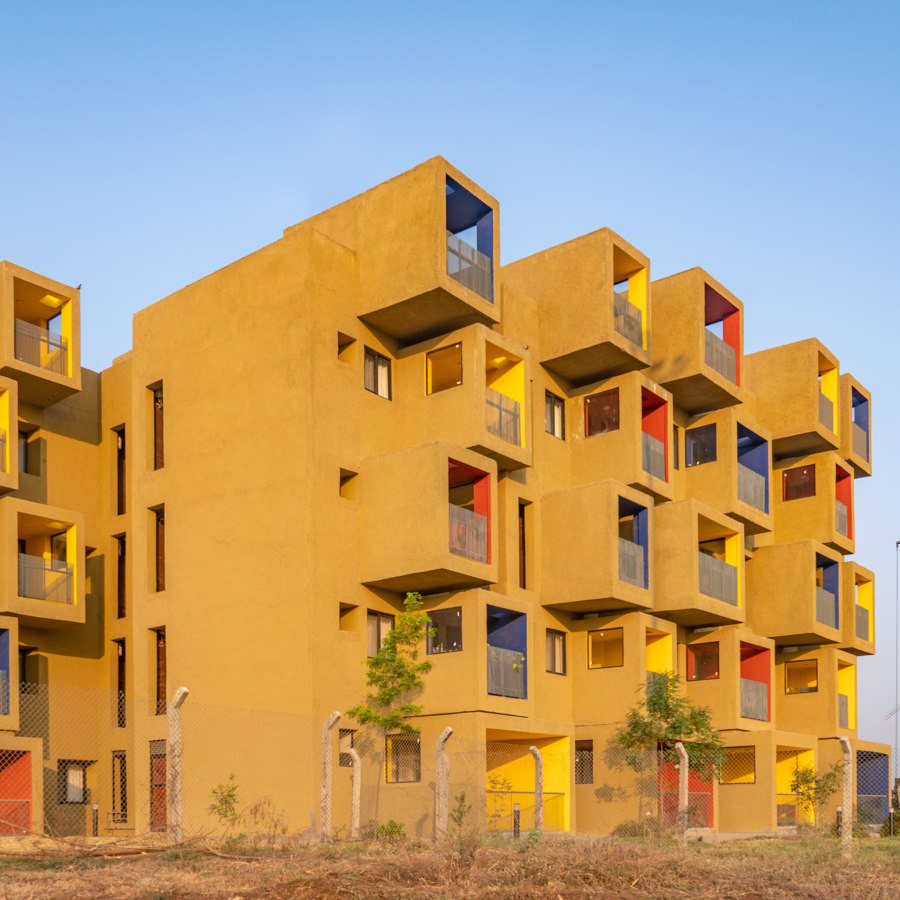 STUDIOS 90 Residential Building by Sanjay Puri Architects | Apartment blocks