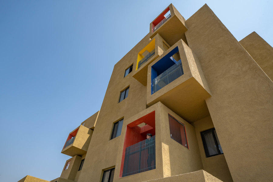 STUDIOS 90 Residential Building by Sanjay Puri Architects | Apartment blocks